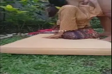 Gadis Batik Pasrah Digenjot Di Belakang Rumah