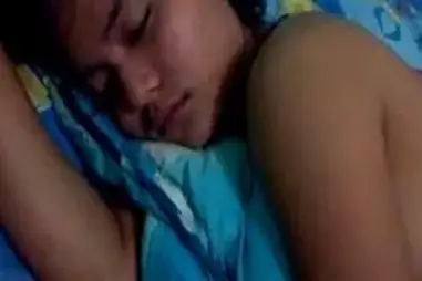 Gadis Tasikmalaya Cantik Pasrah Digenjot Kasur