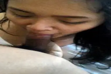 Pembantu Cantik Isap Batang Majikan Di Hotel